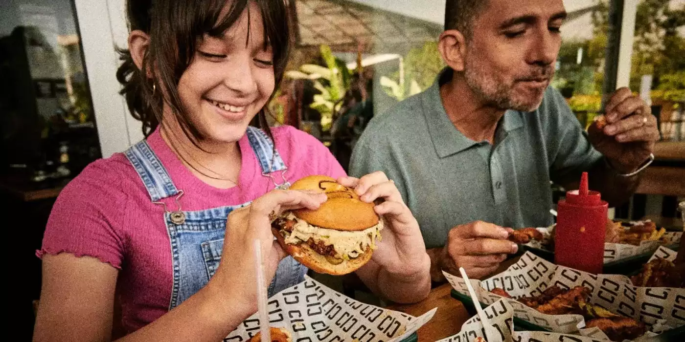 Hoy toca comer en compañia